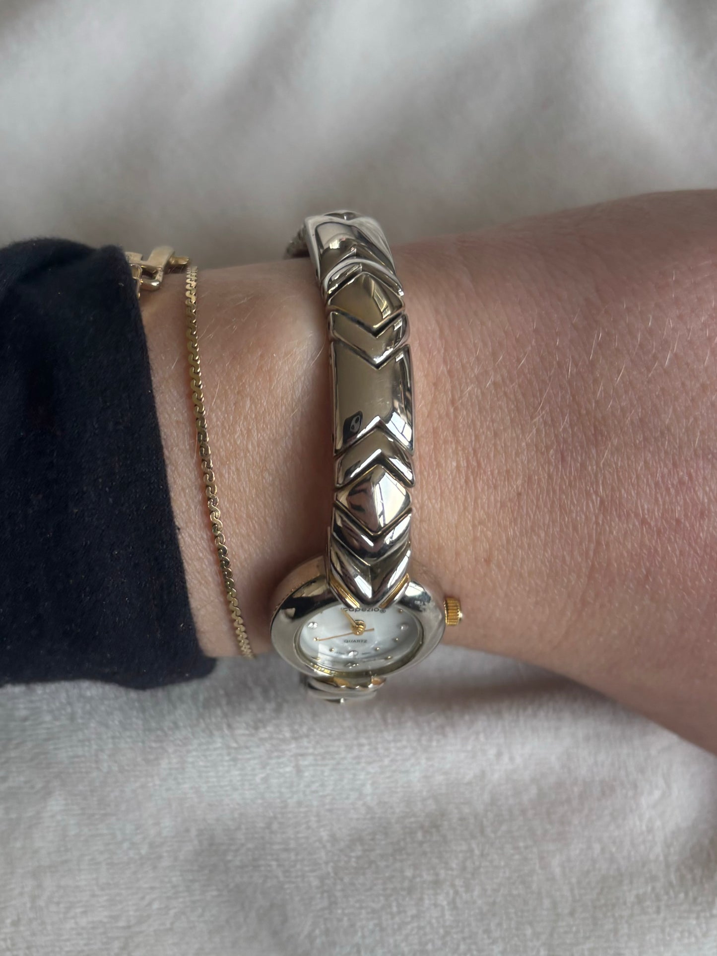 vintage shiny capezio watch - working