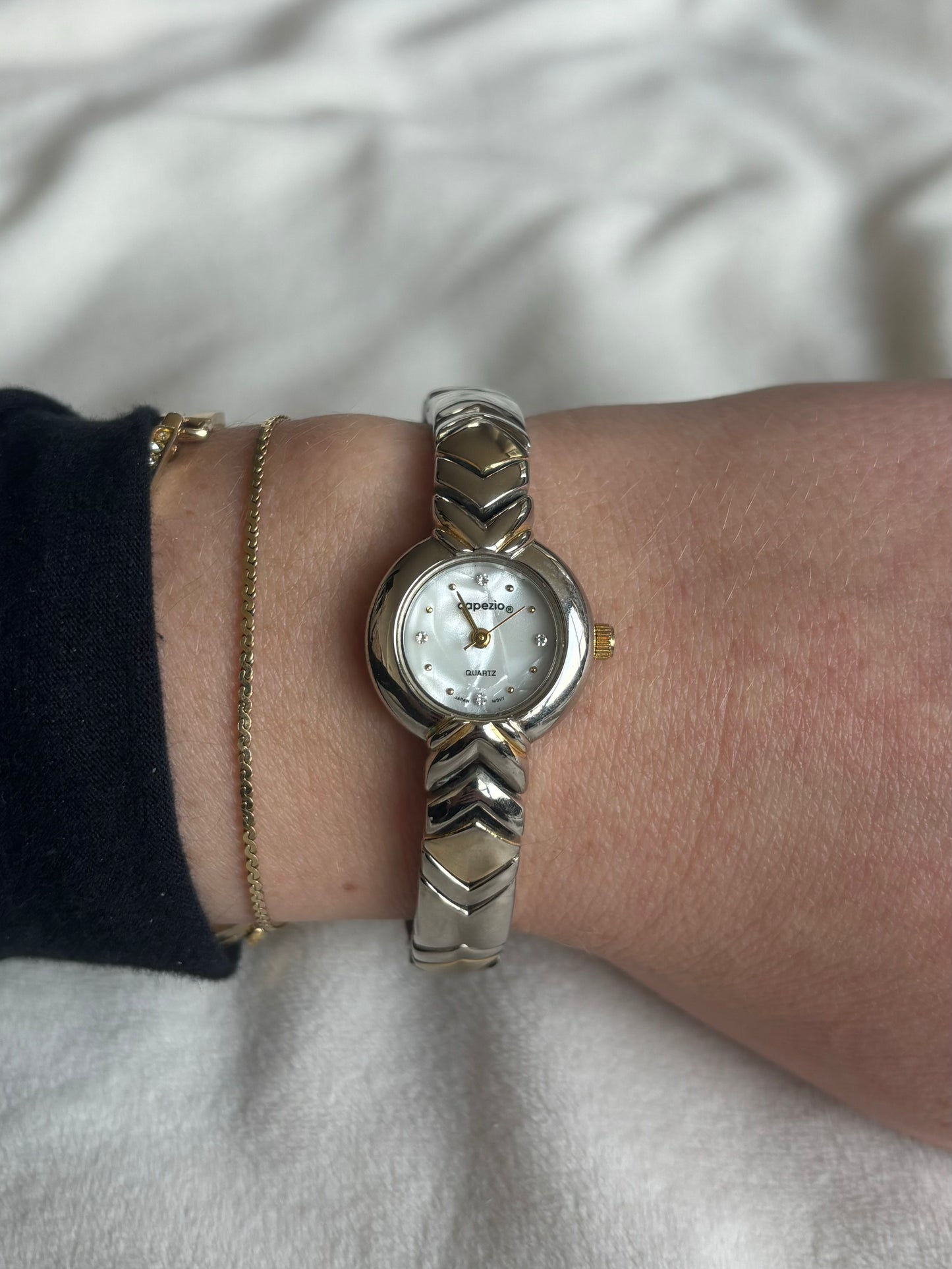 vintage shiny capezio watch - working
