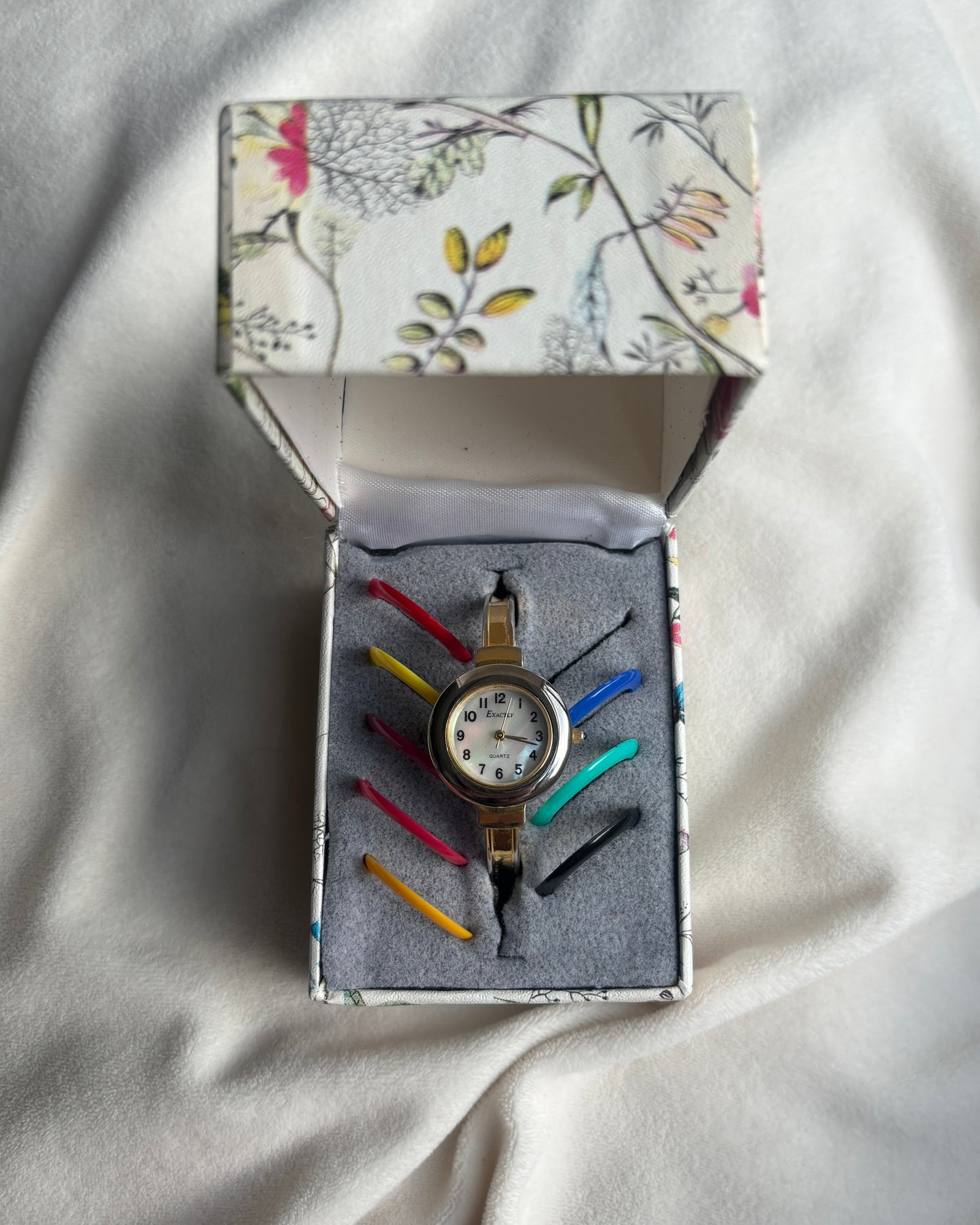 Rare & Coveted Interchangeable Pearl Dial Watch - Working