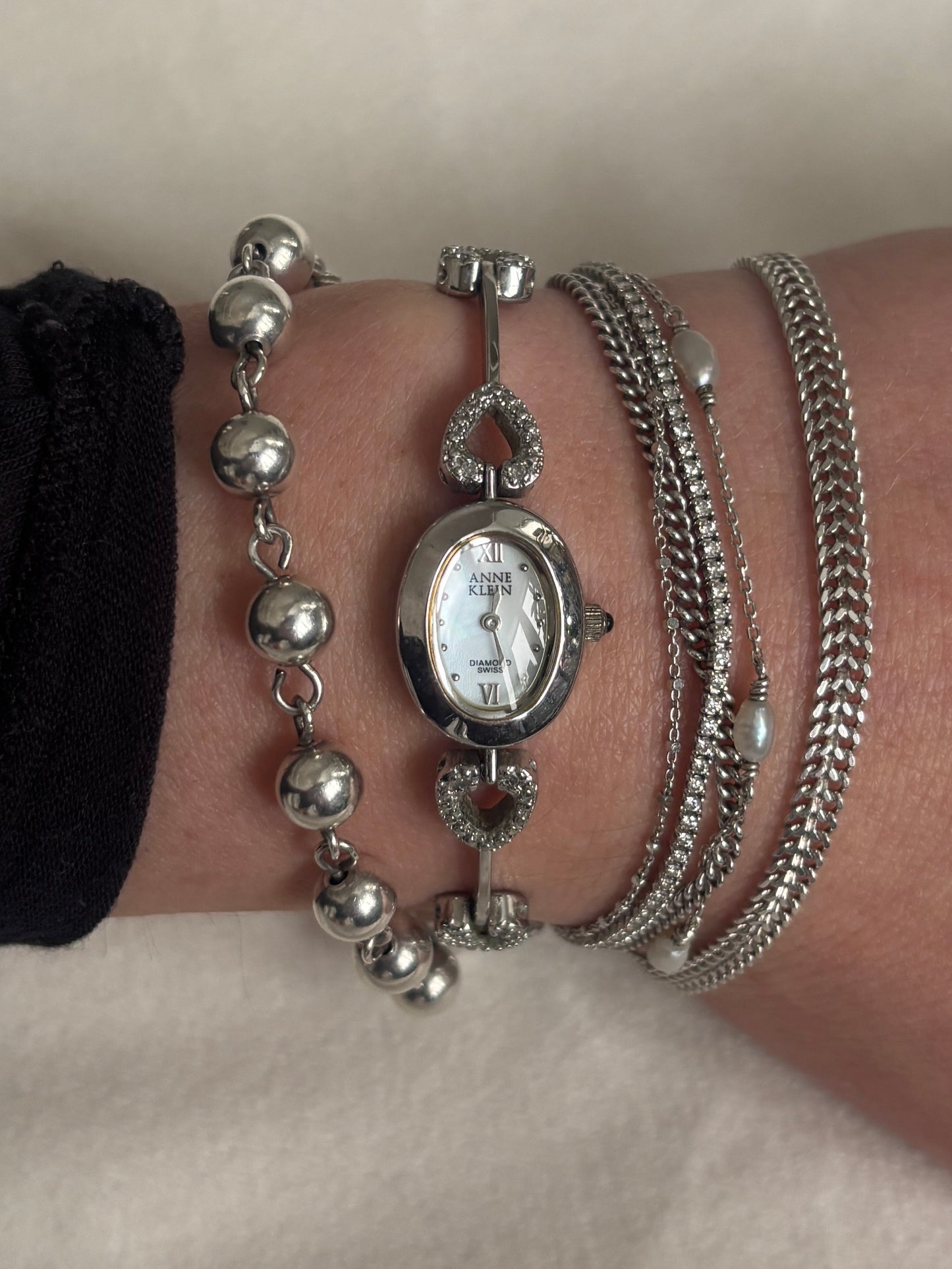 Dainty Diamond Heart Bracelet Watch - Working