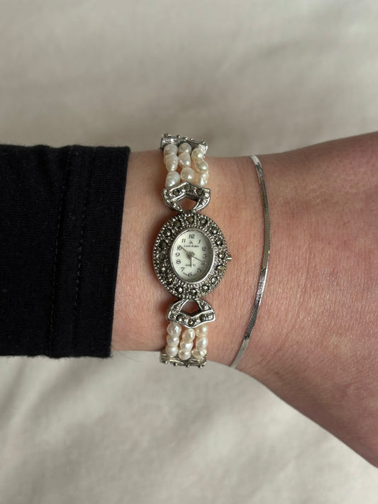 dainty vintage genuine pearl watch