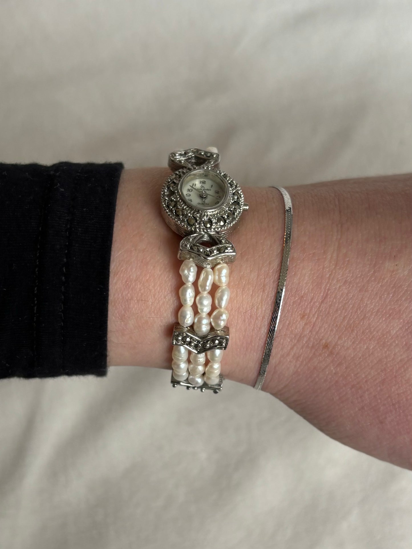 dainty vintage genuine pearl watch