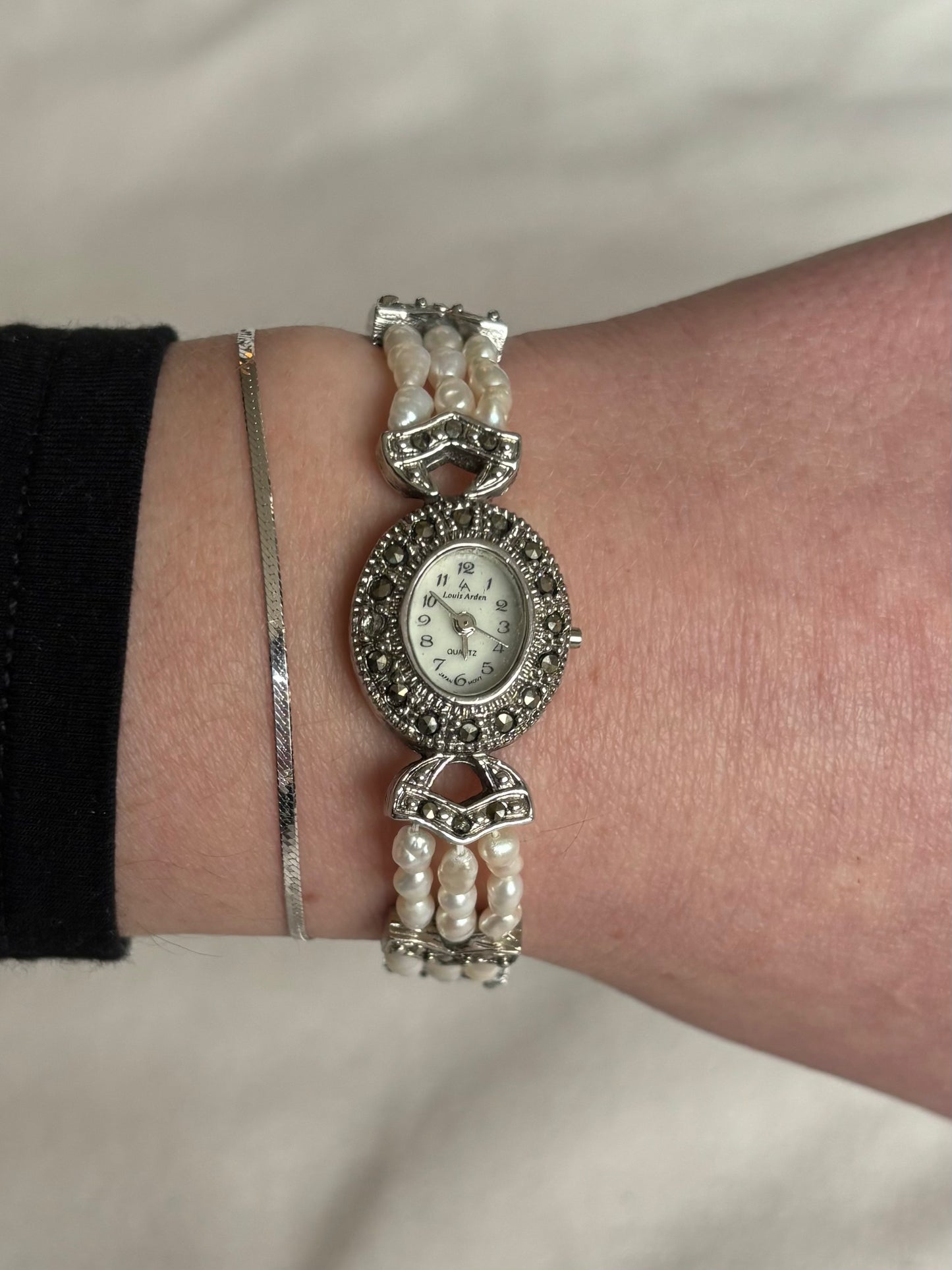 dainty vintage genuine pearl watch