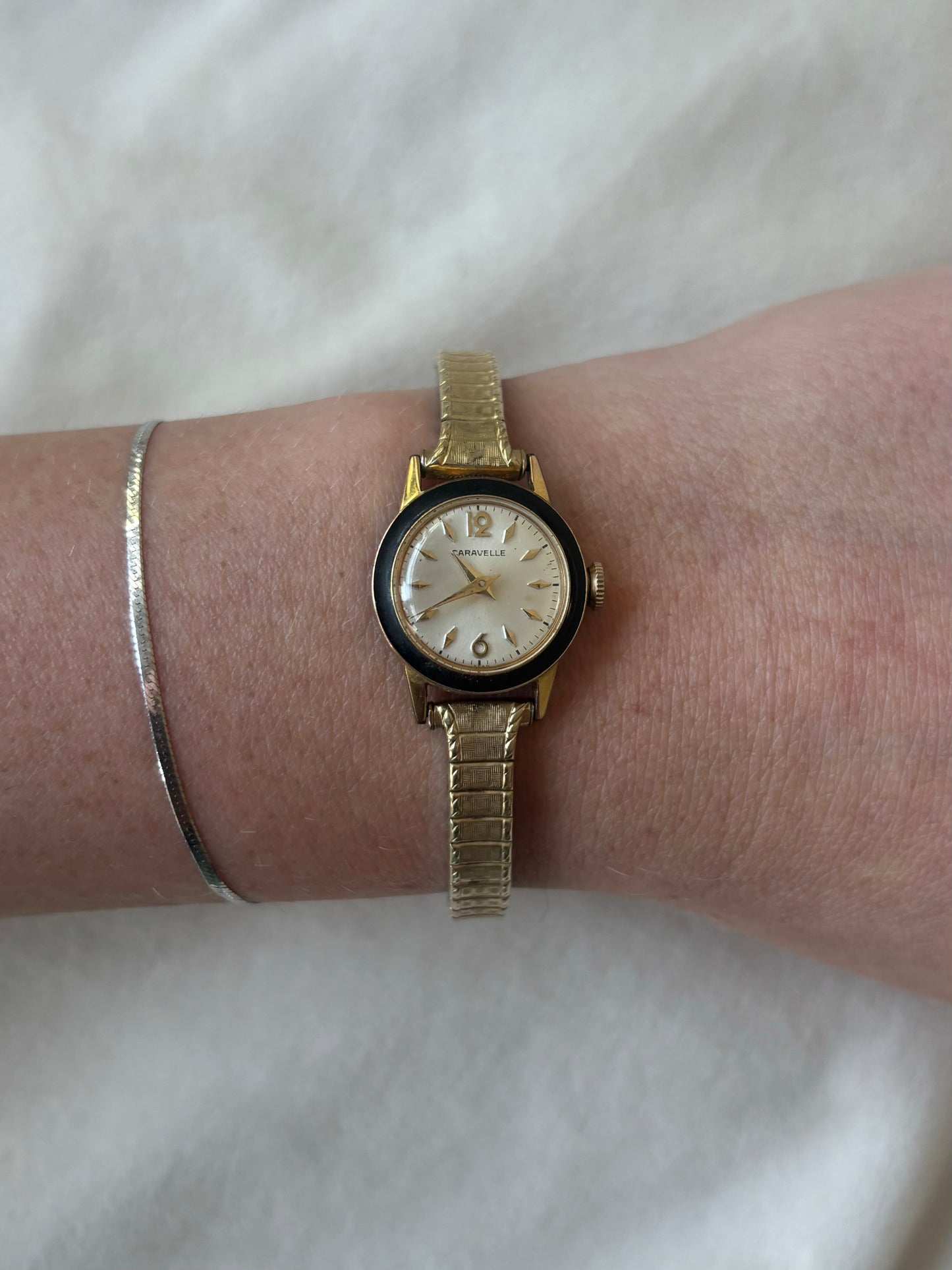 dainty vintage 10kt gold filled black circle watch - working