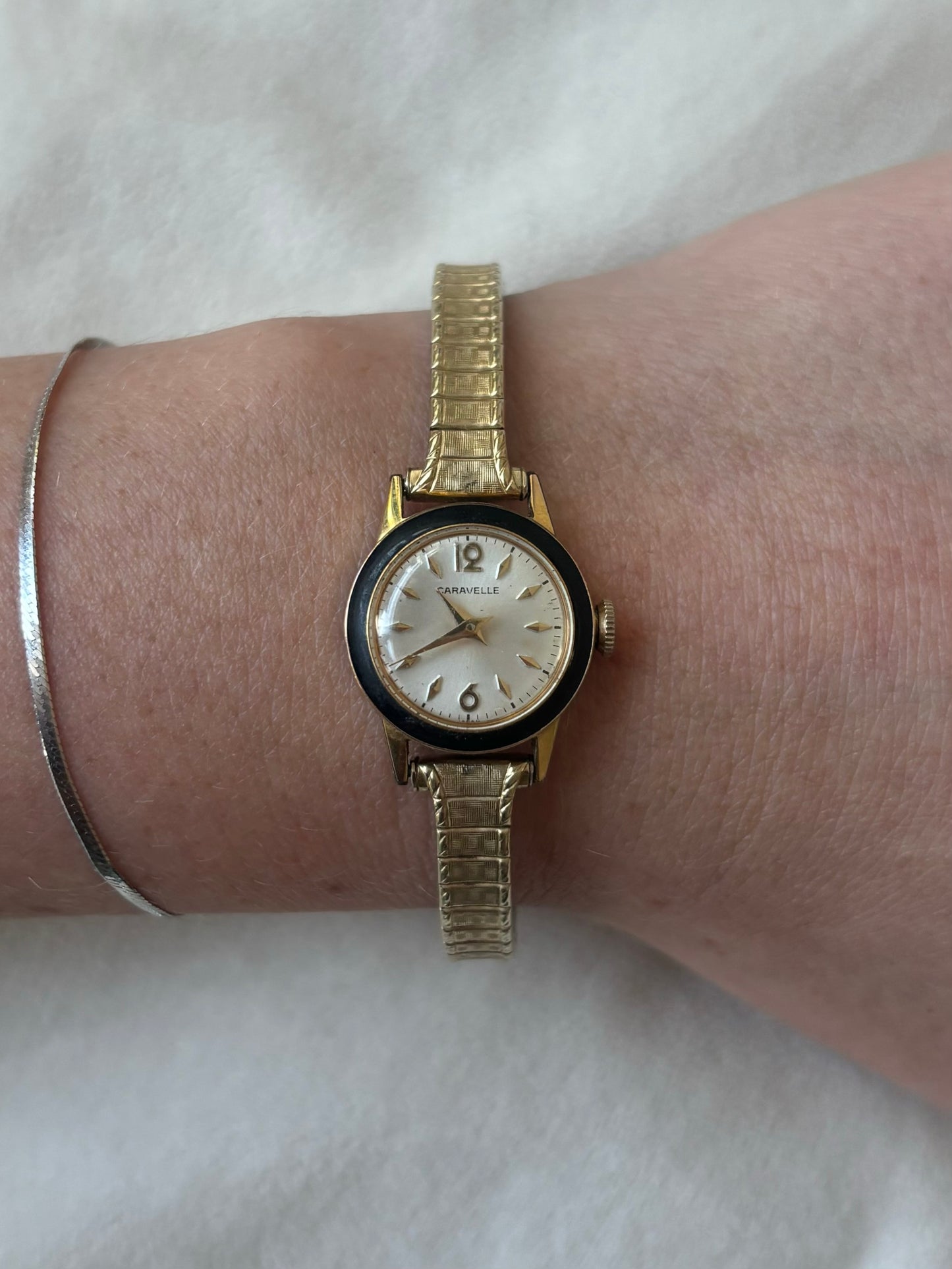 dainty vintage 10kt gold filled black circle watch - working