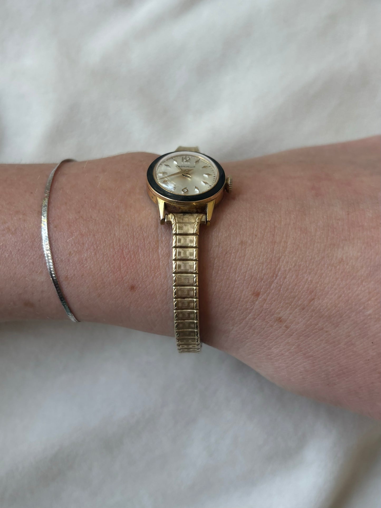 dainty vintage 10kt gold filled black circle watch - working