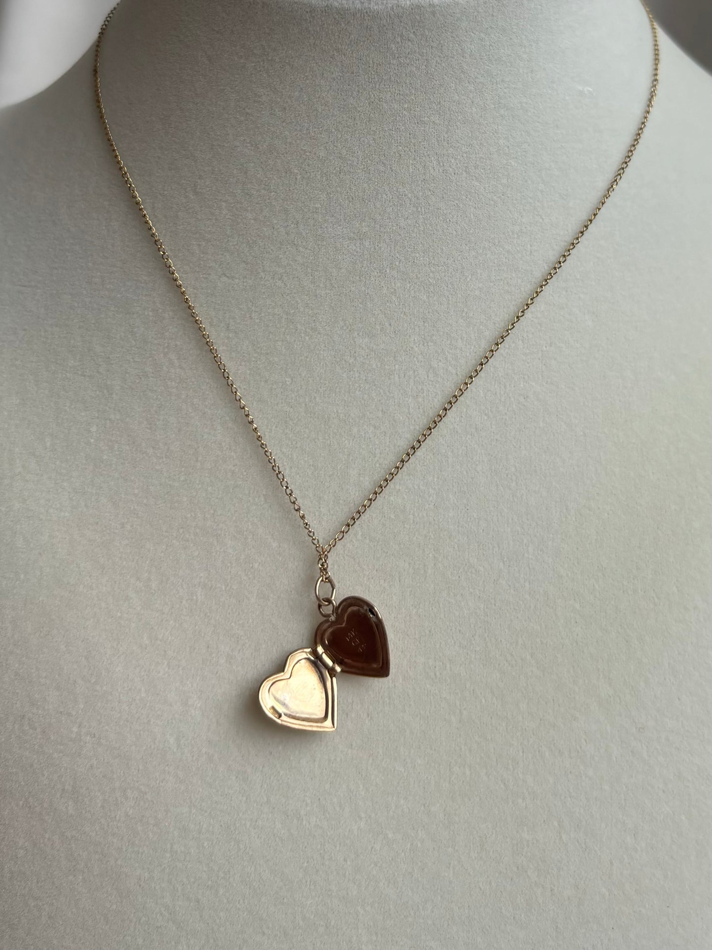 vintage 14kt heart locket necklace