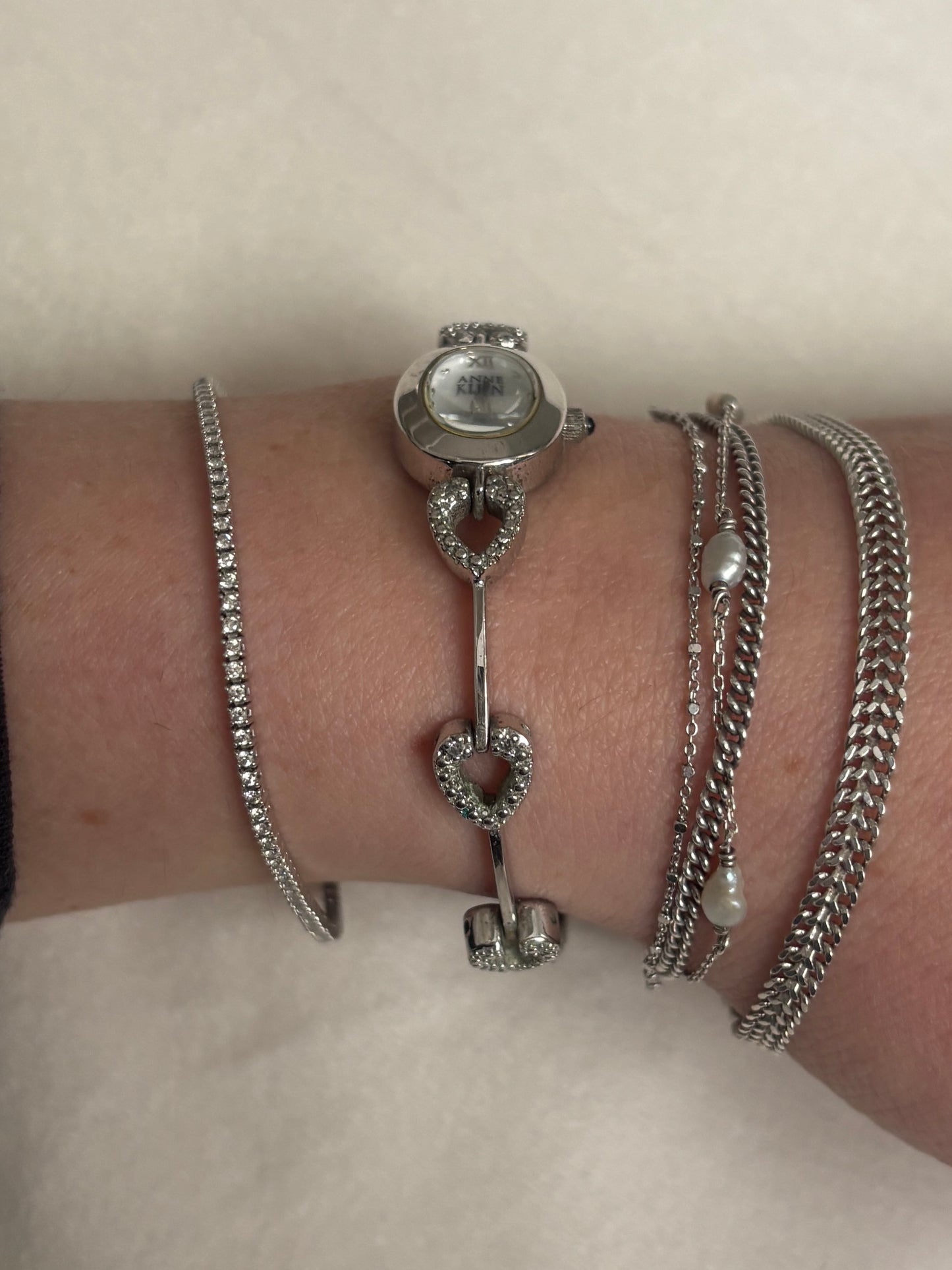 Dainty Diamond Heart Bracelet Watch - Working