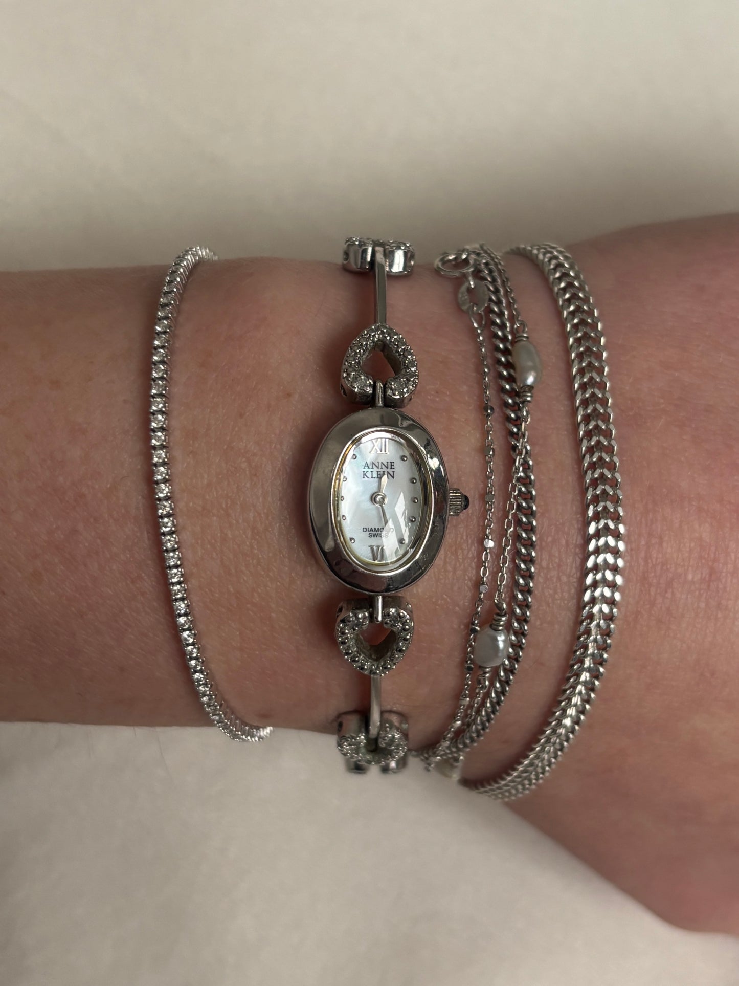 Dainty Diamond Heart Bracelet Watch - Working