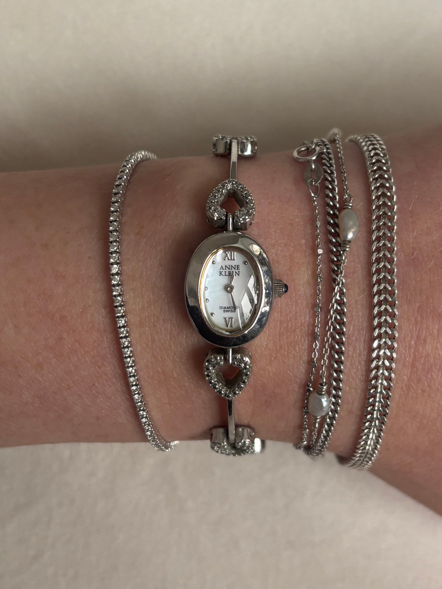 Dainty Diamond Heart Bracelet Watch - Working