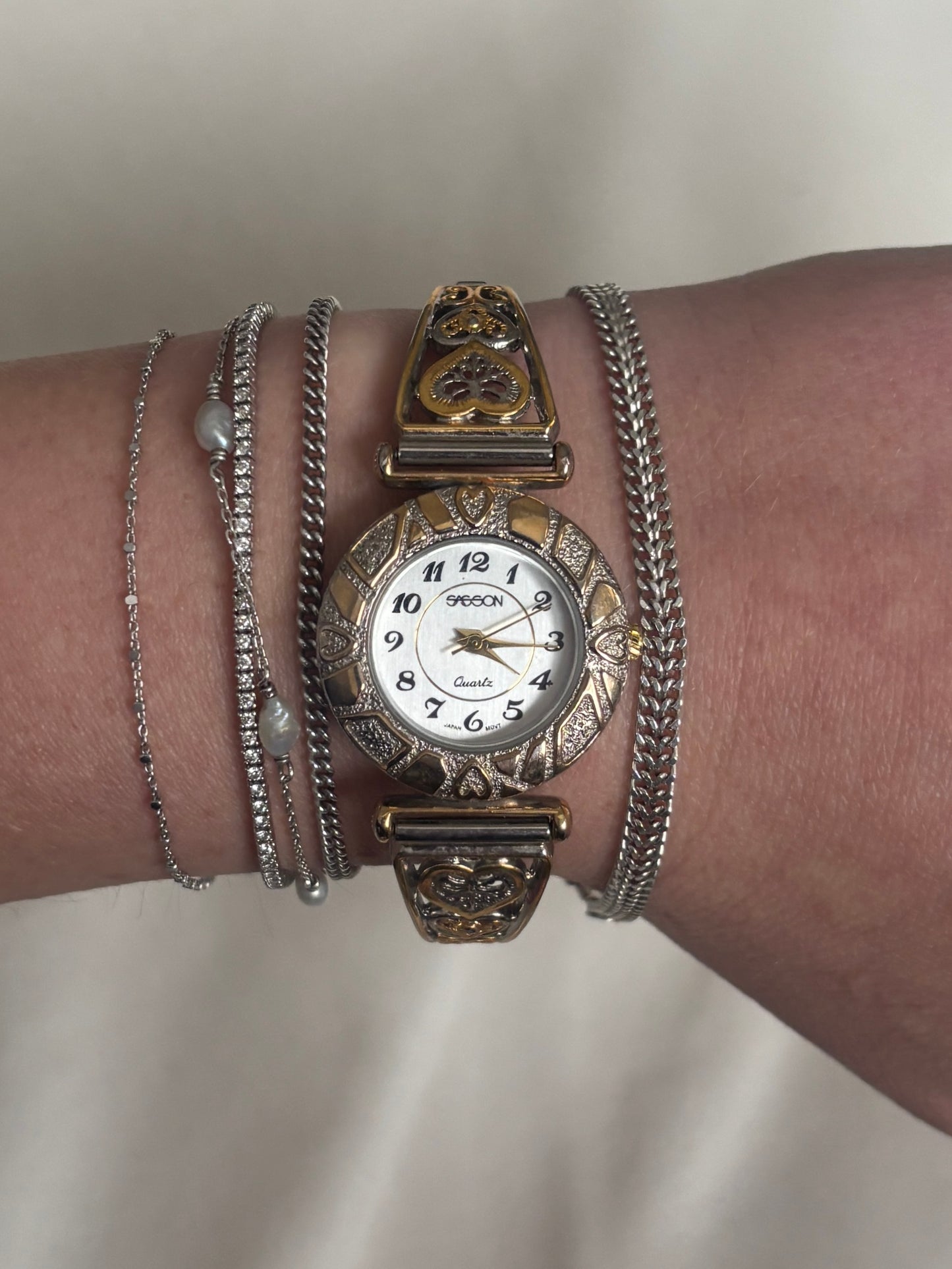 Heart Detailed Vintage Watch - Working