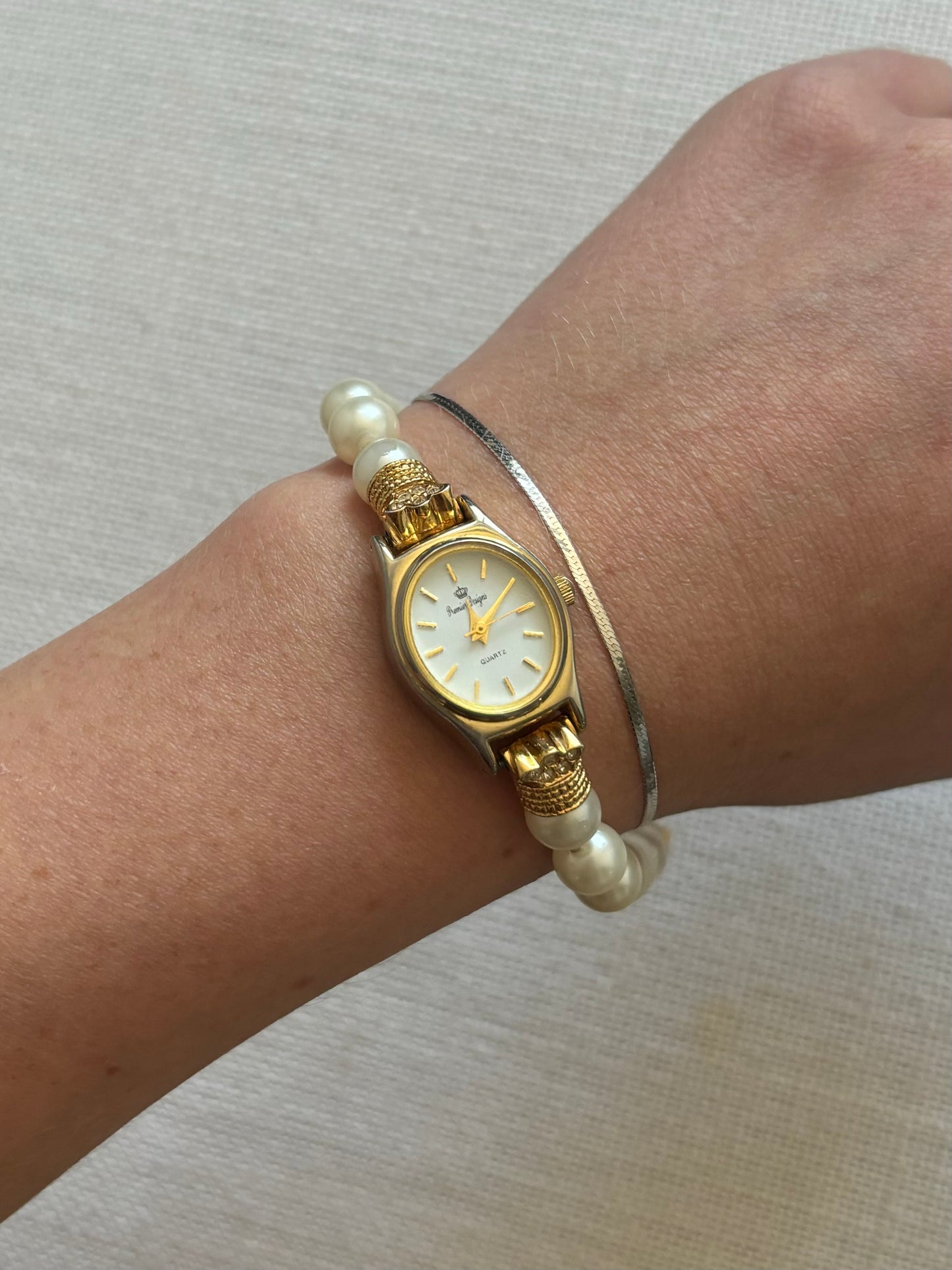 vintage faux pearl strand watch - working