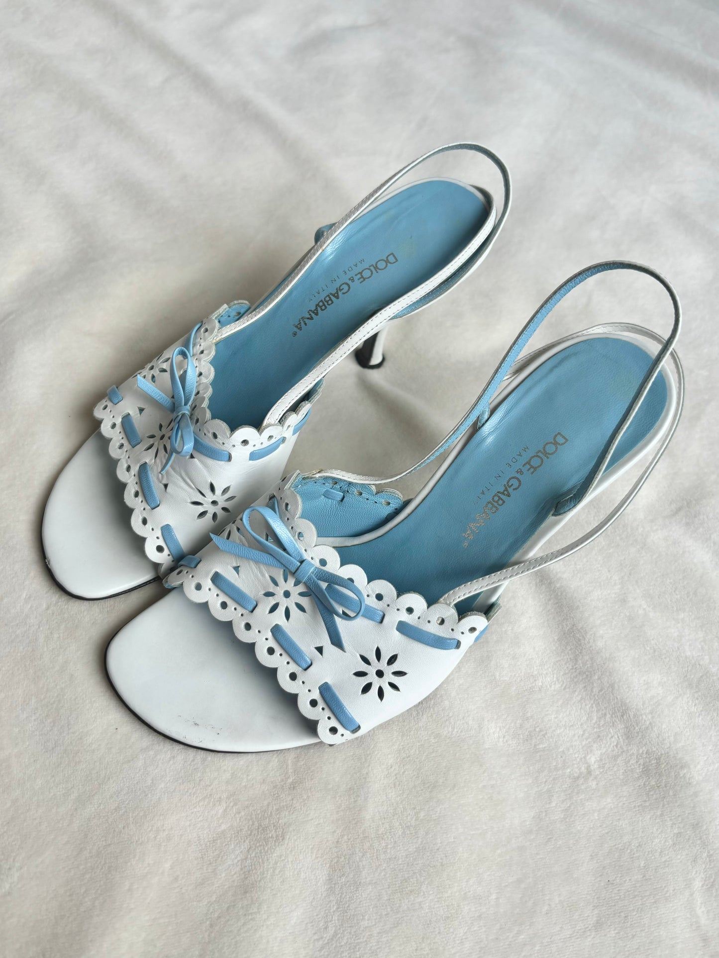 Authentic 1990s Dolce & Gabbana White & Blue Floral Eyelet Bow Sandal Kitten Slingback Heels