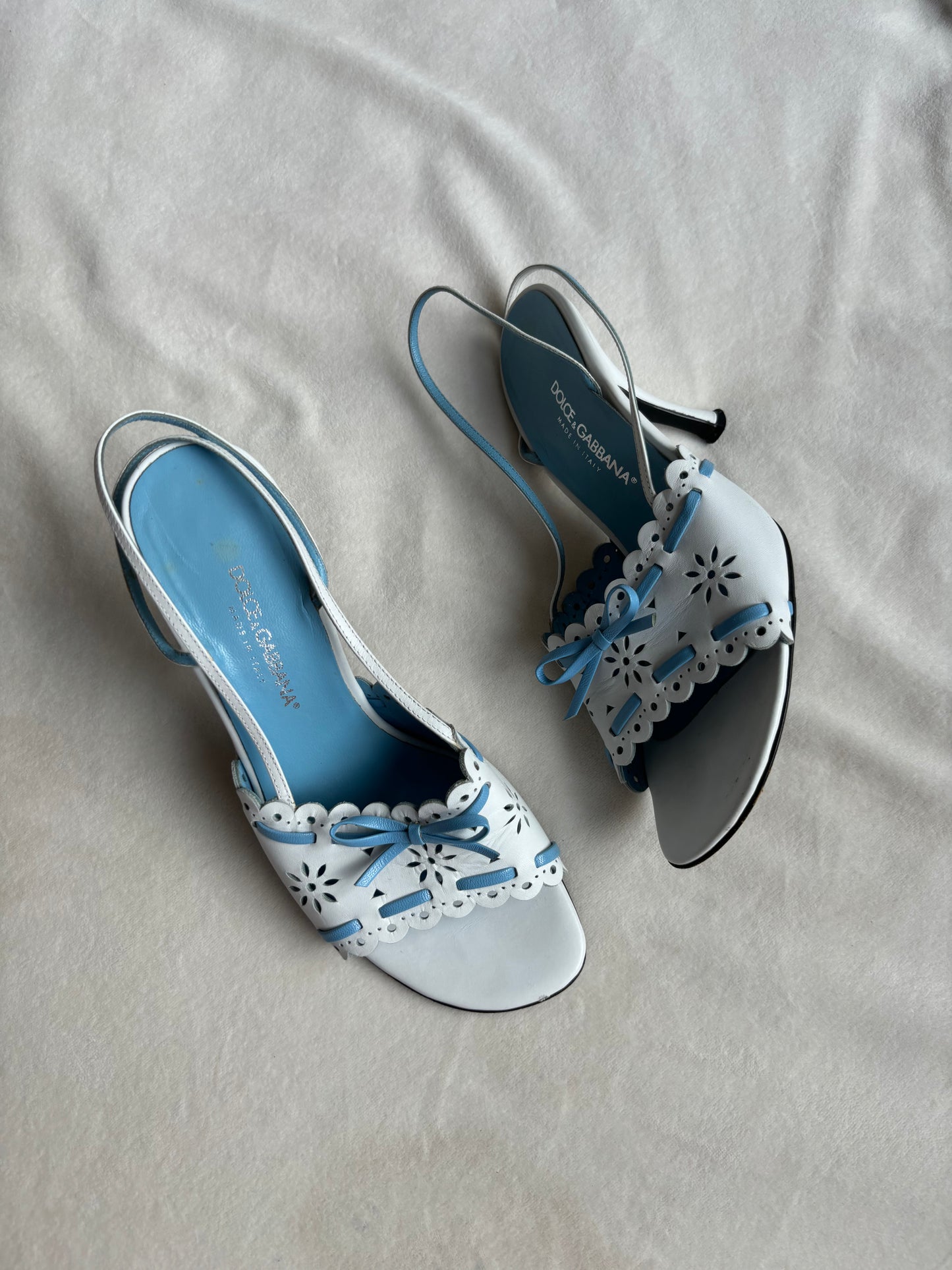 Authentic 1990s Dolce & Gabbana White & Blue Floral Eyelet Bow Sandal Kitten Slingback Heels