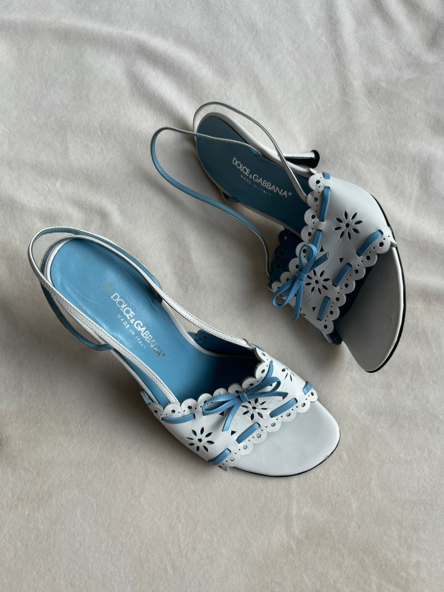 Authentic 1990s Dolce & Gabbana White & Blue Floral Eyelet Bow Sandal Kitten Slingback Heels