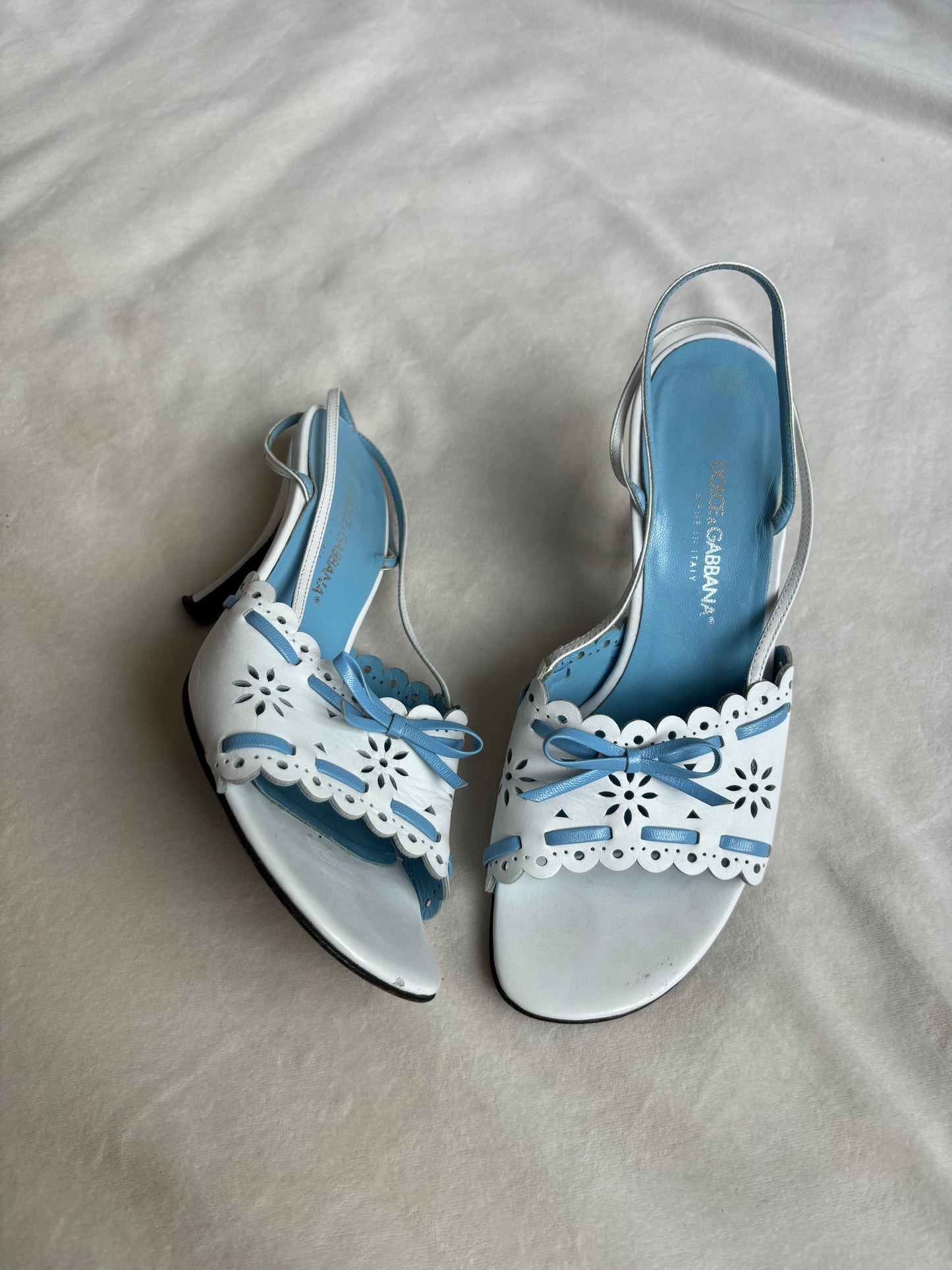 Authentic 1990s Dolce & Gabbana White & Blue Floral Eyelet Bow Sandal Kitten Slingback Heels