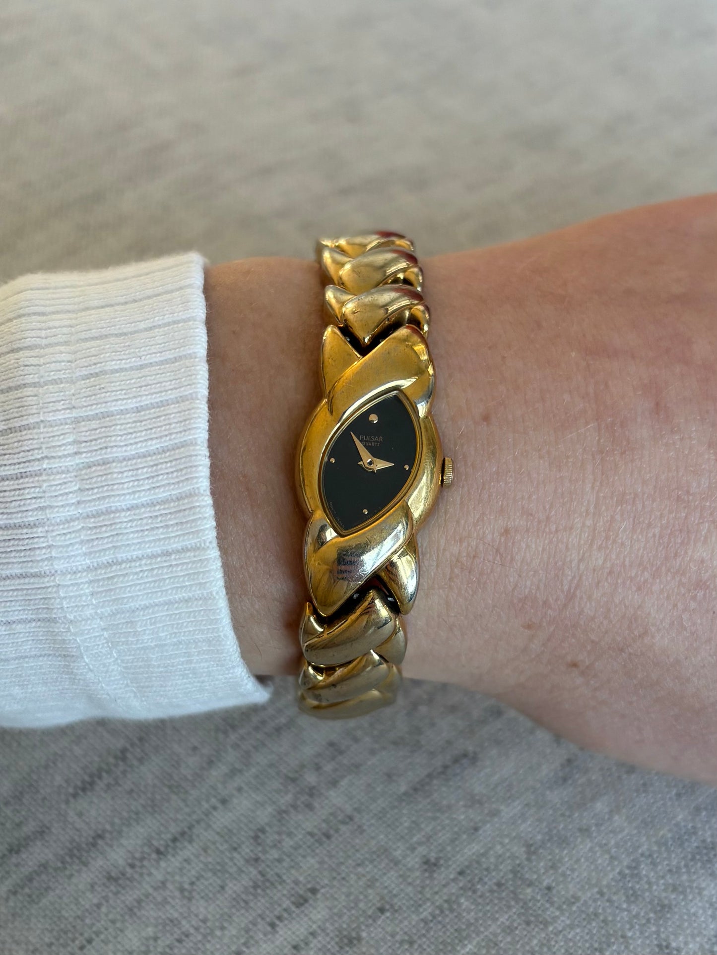 vintage dainty gold pulsar watch - working