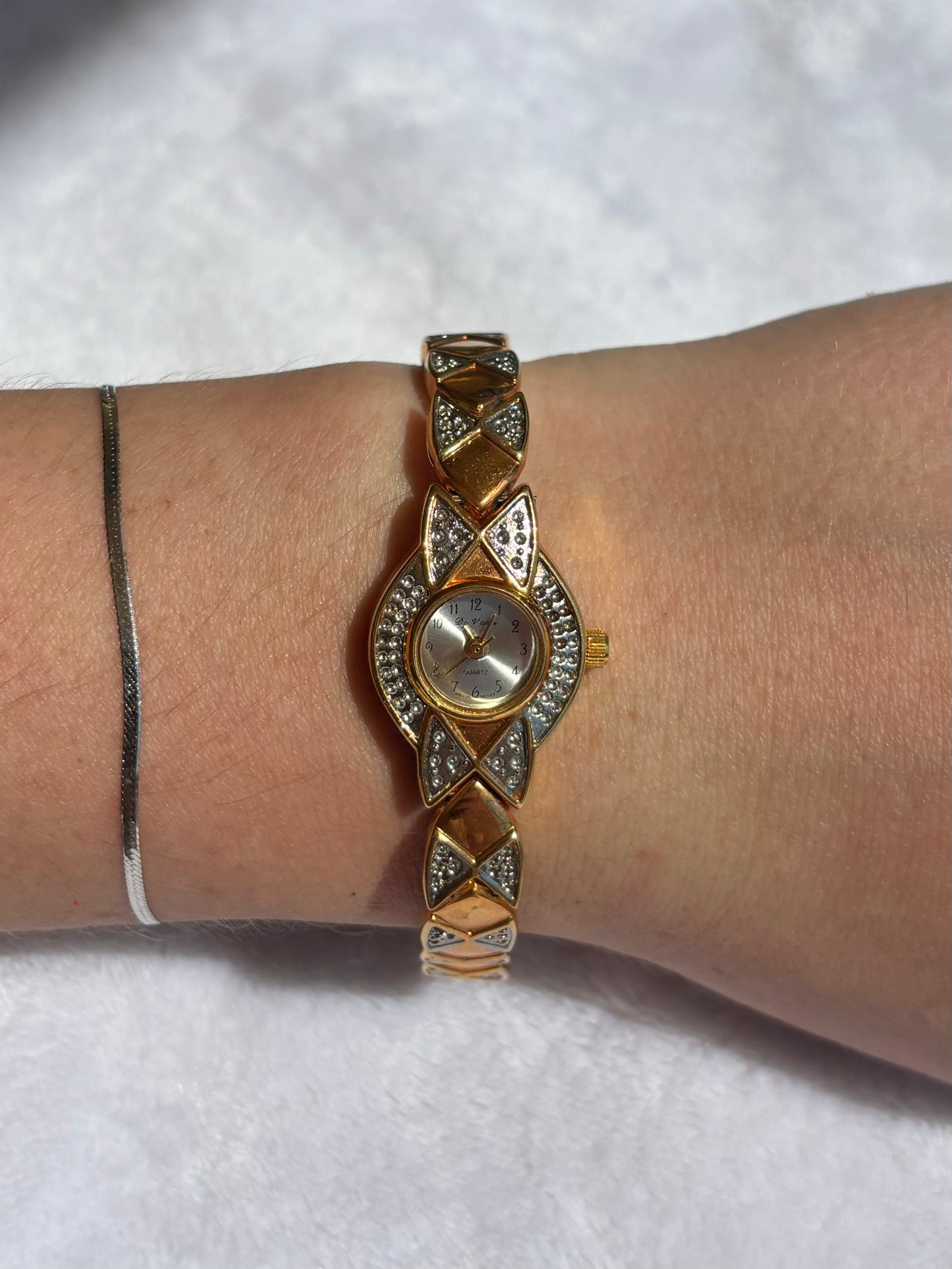 dainty vintage pearl watch - working